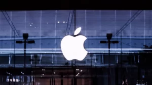 Apple Seeks Permission to Use News Content for AI Development